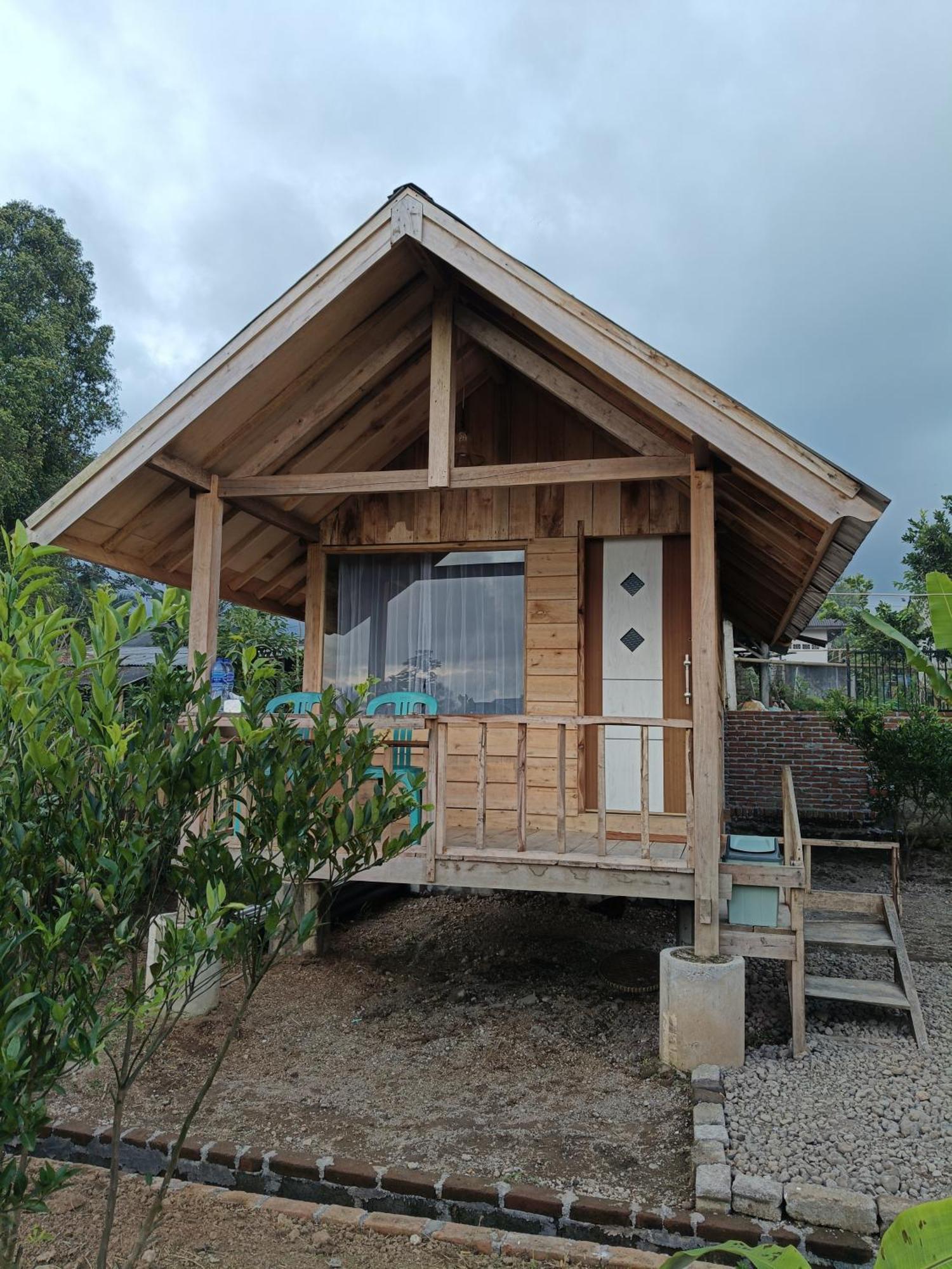 Selong Raturinjani Homestay מראה חיצוני תמונה