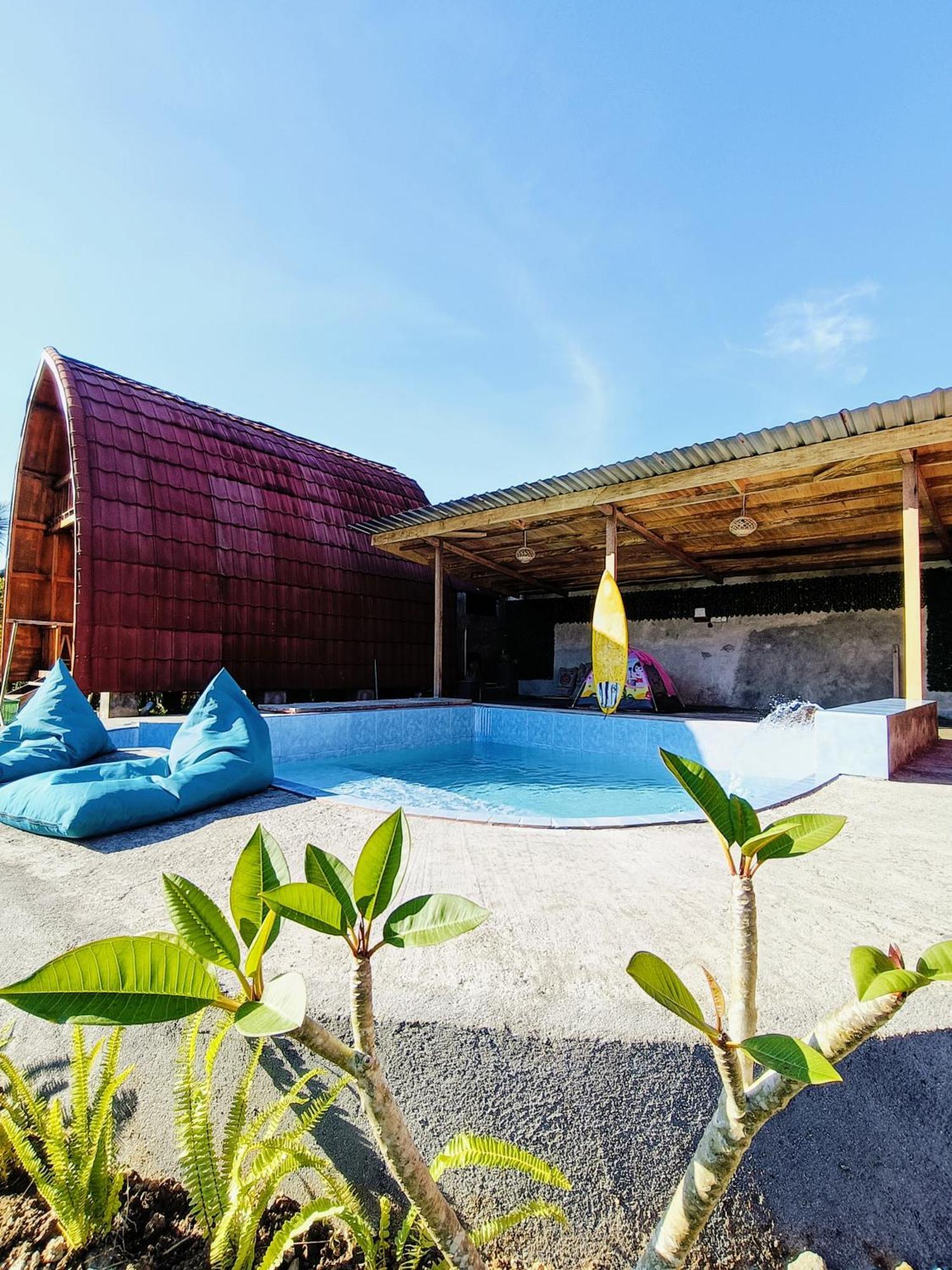 Selong Raturinjani Homestay מראה חיצוני תמונה