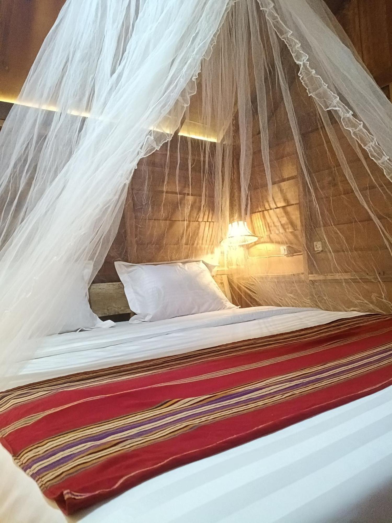 Selong Raturinjani Homestay מראה חיצוני תמונה